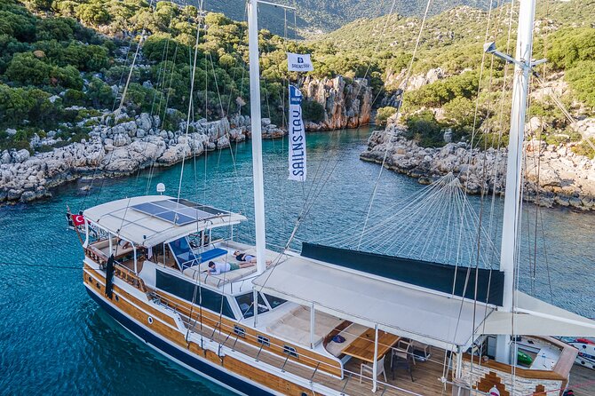 Sail Turkey: 18-39's Gulet Cruise Olympos to Fethiye - Day 4: final swim at Büyük Samanlık Plajı and a gentle finish in Fethiye
