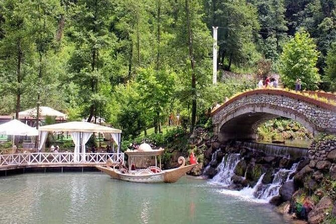 Sapanca Full Day Tour with Lunch - Faruk Yalçın Zoo in Darıca: a quick animal stop, with tickets on you