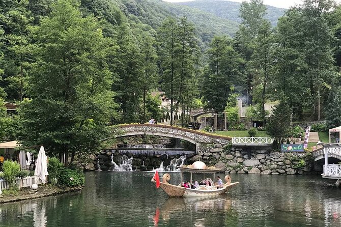 Sapanca Lake & Masukiye Tour From Istanbul - Ters Ev Photo Stop: The Quick Trick-House Moment