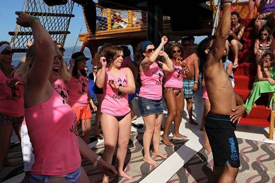 Side: Dolphin Island Boat Tour, Lunch, Sotf Drinks& Swimming - Who Should Book This (and Who Should Skip It)