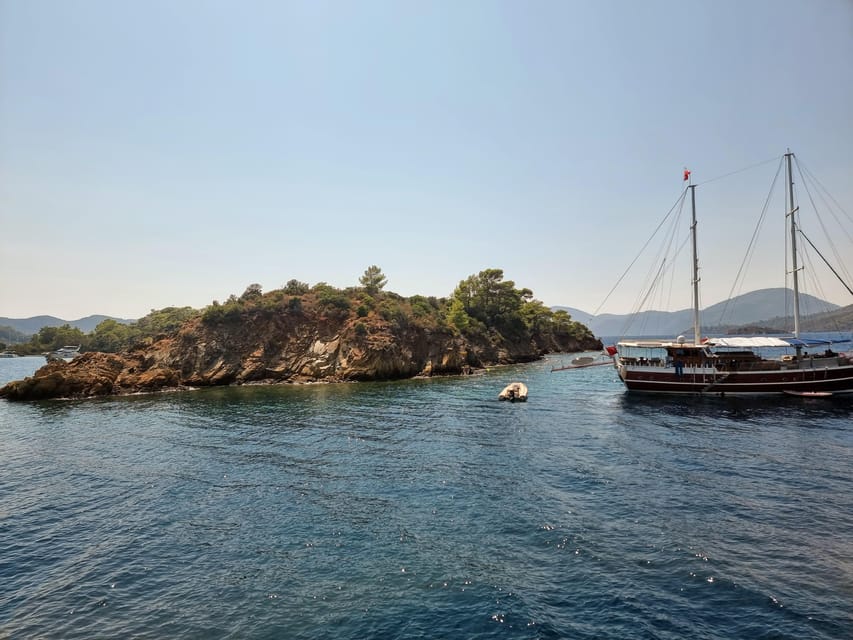 Side: Dolphin Island Boat Tour with BBQ Lunch - Boat basics that matter on a Turkish Riviera day
