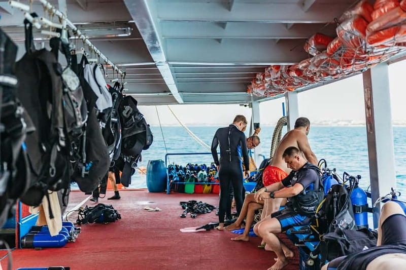 Side: Scuba Diving, Underwater Museum, 2 Dives incl. Lunch - Group size and personal attention: what the best reviews reveal
