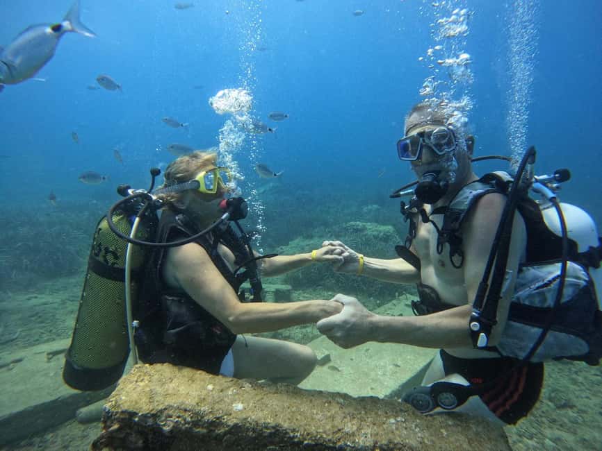 Side: Scuba Diving with Expert Diving Option - The Pre-Underwater Briefing: Gear, Safety, and Communication