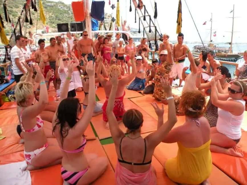 Side to Alanya Boat Tour with Soft Drinks & Cleopatra View - Kleopatra Beach stop: photos first, then about an hour to swim
