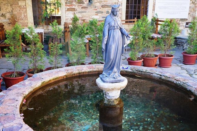 Sirince Village Tour From Kusadasi Port / Hotels - Transportation and group size: how it affects your day