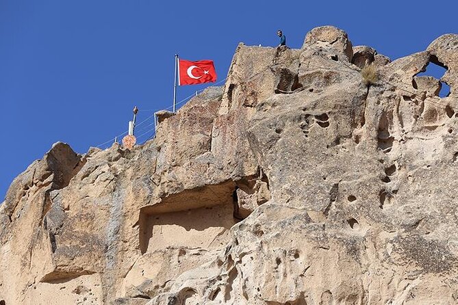 Ski Tour in Cappadocia with full stuff - Your guide and the first lessons: basics, safety, and momentum