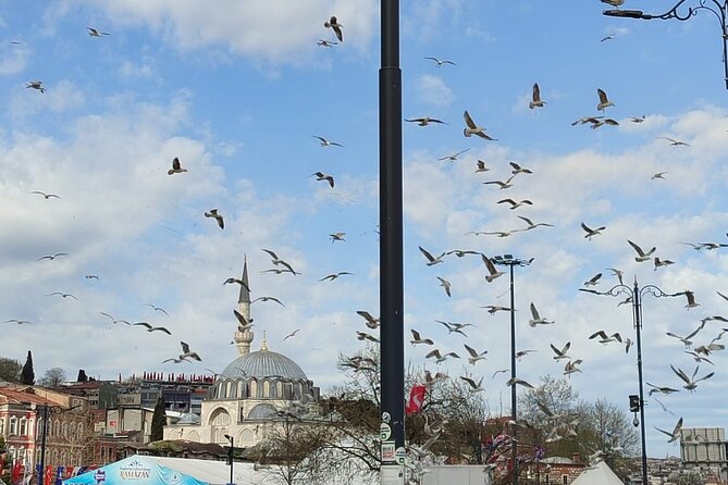 Skip Lines with Local Tour Guide Taha - Grand Bazaar: the maze with real workshops and hans