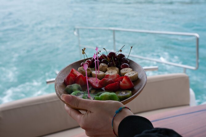 Small-Group 2 Hours Bosphorus Luxury Yacht Cruise in Istanbul - Food and comfort on deck: what’s actually included