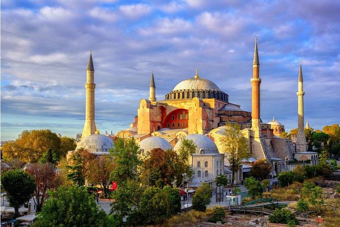 Small Group Full-Day Istanbul Old City Tour with Lunch & Tickets - Topkapı Palace: Ottoman Power, Treasury Wonders, and Ceramics