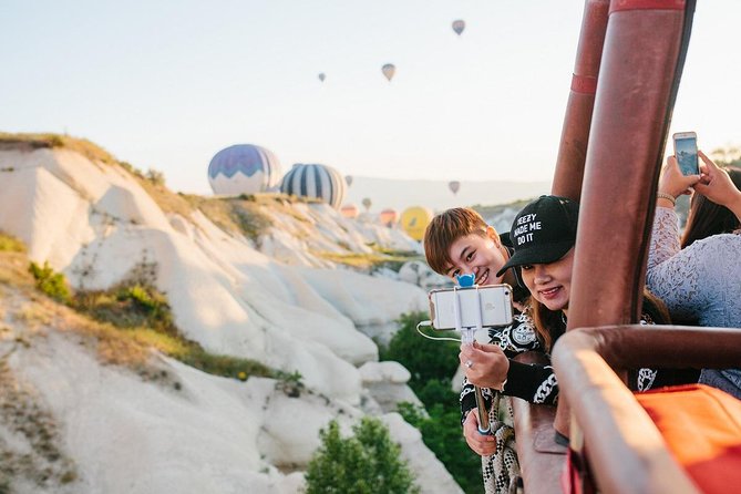 Sunrise Hot Air Balloon Flight Over Göreme & Fairy Chimneys - The Göreme part: when the valleys start making sense