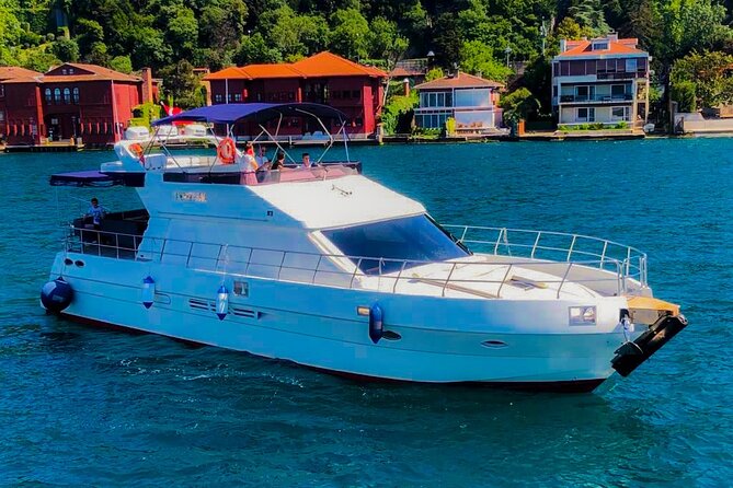 Sunset / Noon Bosphorus Cruise by Private Yacht - Ortaköy Mosque From the Water: the Landmark Right Next to the Bridge
