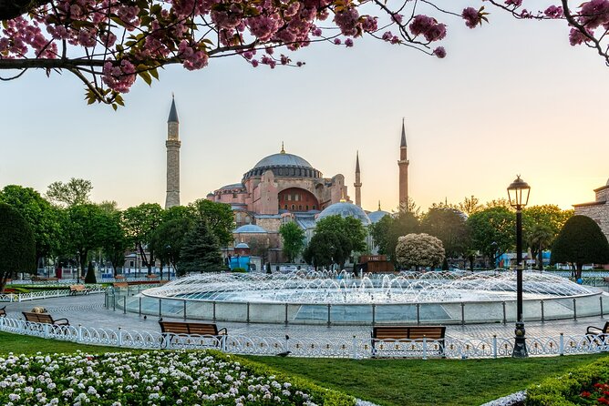 Top Notch of ISTANBUL: Private Guided All in 1 Day ISTANBUL Tour - Blue Mosque and the Sultanahmet area: start with the visual wow