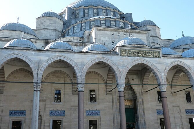 Top Sites Of Istanbul Tour In Small Group - Skipping Ticket Lines - Grand Bazaar: spices, secret streets, and smarter shopping time