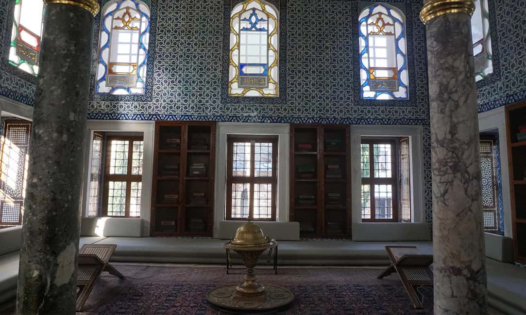 Topkapi Palace & Hagia Sophia Tickets + Audio Guide - Fast-track entry and the Chimney Bistro meeting point