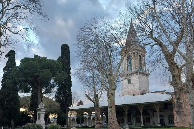Topkapi Palace with Harem Walking Tour with Guide - Kitchens, petitions, and gates: small stops that add up