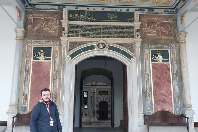 Topkapi Palace with Harem Walking Tour with Guide - Hagia Irene (Aya Irini) in the outer courtyard: Byzantine layers you can still read