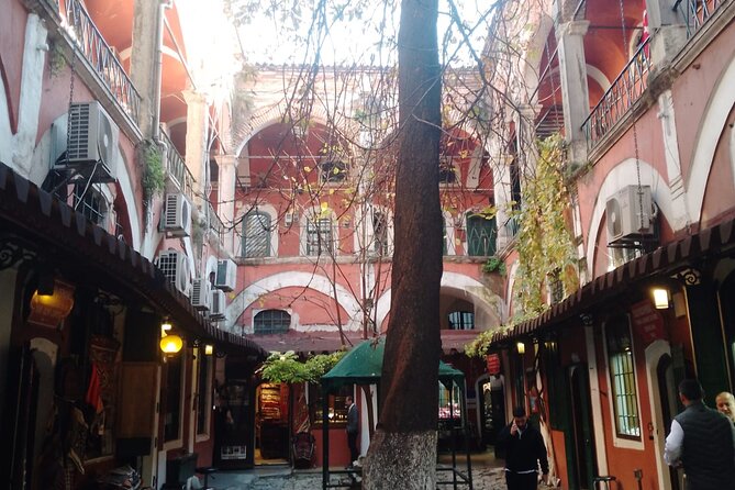 Tours of the Grand Bazaar of Istanbul with its Terraces and Behind the Scenes - A 4.5-hour route that mixes alleys, trades, and viewpoints