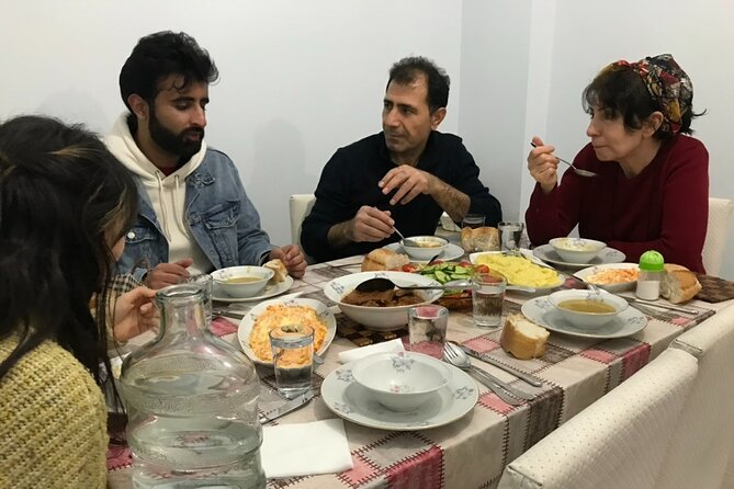 Traditional Family Dinner in Istanbul with with Eastern Family - Practical tips so the evening stays comfortable