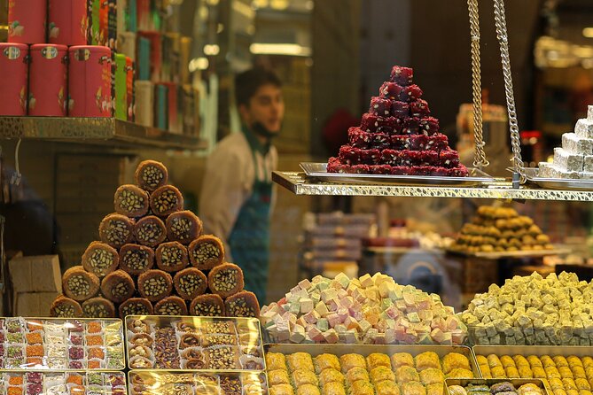 Traditional Tastes on a Private Istanbul Food and Culture Tour - Eminönü and the Spice Market: where tastings turn into memories
