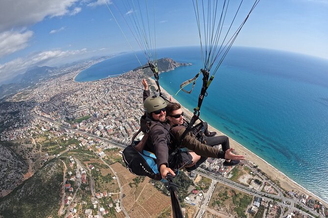 Ulusky Paragliding Alanya - The landing reality: beach turns and motion sickness considerations