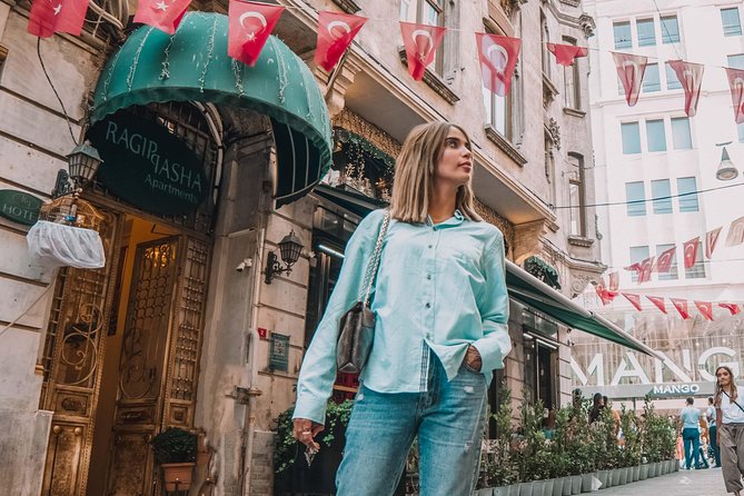 Unforgettable Moments in Istanbul: Photo Shoot for Couples - What makes the photos come out well: direction + comfort