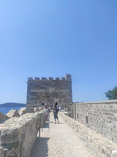 Walking tour of Halicarnasos & Bodrum St Peter"s castle - Halicarnassos city walls and Myndos Gate: the walk that gives context