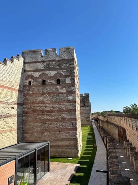 Walls of Contantinople and Byzantine Palace Tour - Walking the Walls of Constantinople: what you’ll notice up close