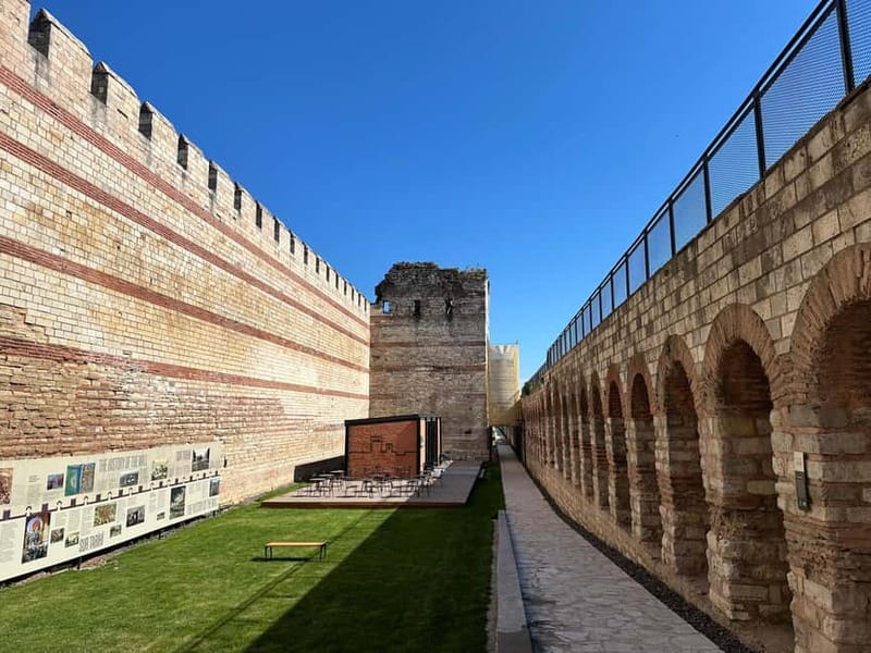 Walls of Contantinople and Byzantine Palace Tour - Who this tour fits best