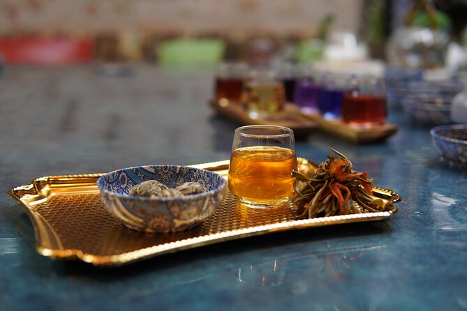 World Teas and Turkish Tea Brewing & Tasting Workshop in Istanbul - Chinese Gaiwan Brewing: Learning Steep Time the Smart Way
