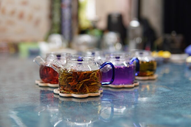 World Teas and Turkish Tea Brewing & Tasting Workshop in Istanbul - Questions, Names, and the Human Touch